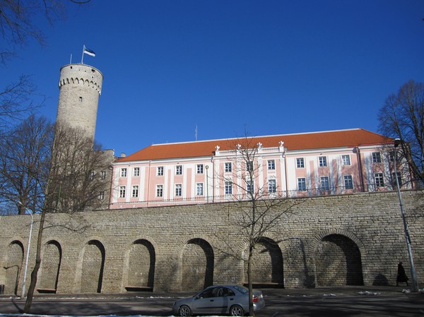 Pikk Herrman (långe Herrman) och Riigikogu (parlamentet), Toompea (domberget), gamla staden i Tallinn.