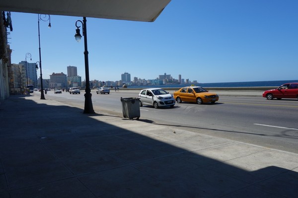 Världsberömda Malecon i sikte återigen, Havanna.