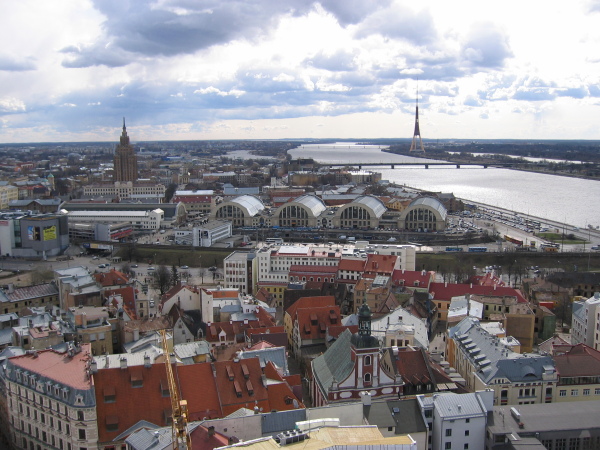 Vy från St. Peterskyrkan i Riga.