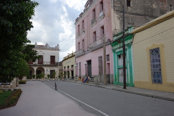 Gatuscen i centrala Camagüey.