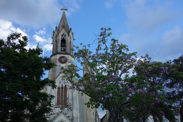 Kyrkan Iglesia de Nuestra Corazón de Sagrado Jesús vid Parque Marti i centrala Camagüey.