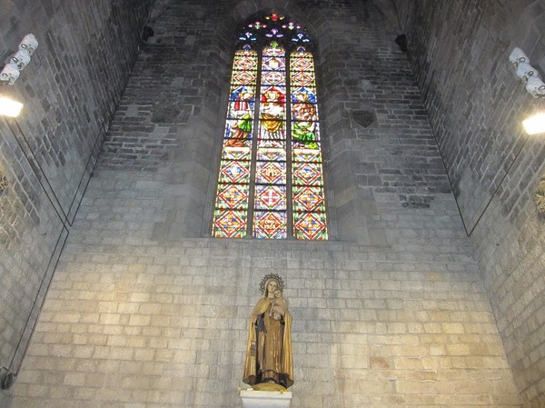 Inuti basilikan Santa Maria del Mar, Barcelona.