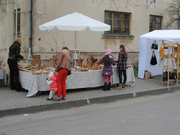 Souvenirförsäljning på väg till slottet, Trakai.