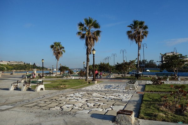 Framme vid Malecons östra del vid Parque de los Enamorados, Havanna.