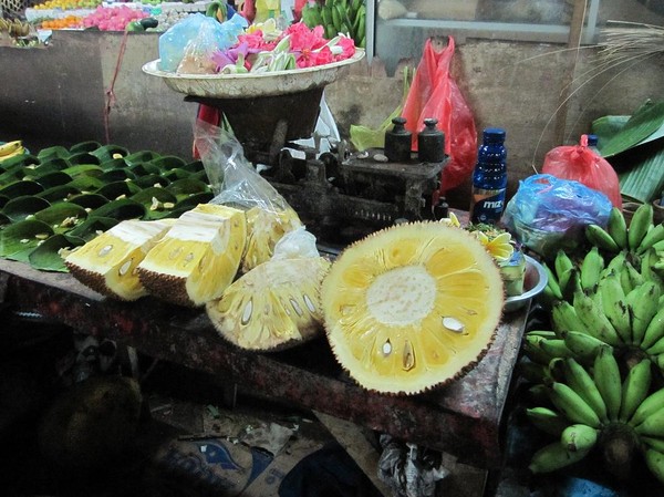 Marknaden Pasar Badung i centrala Denpasar, Bali.