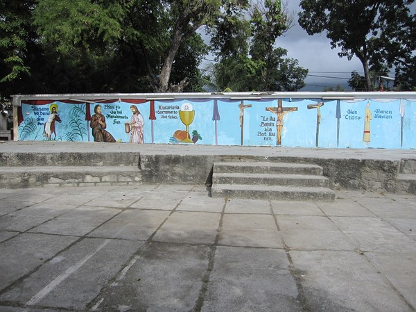 Målningar vid The Church of San Antonio de Motael i centrala Dili. Den äldsta kyrkan i Östtimor.