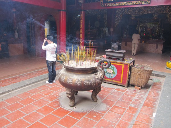 Inuti Quan Am pagoda, Cholon.