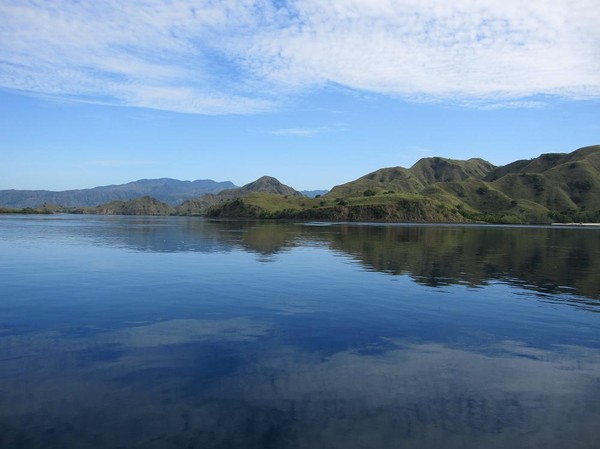 Spektakulära Komodo island inom räckhåll.