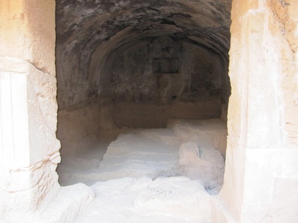 Nere i en av gravarna, Tombs of the kings, Pafos.