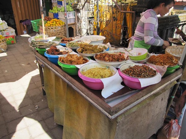 Marknaden Pasar Badung i centrala Denpasar, Bali.