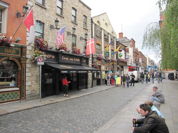 Pub i Temple Bar området, Dublin, Irland.