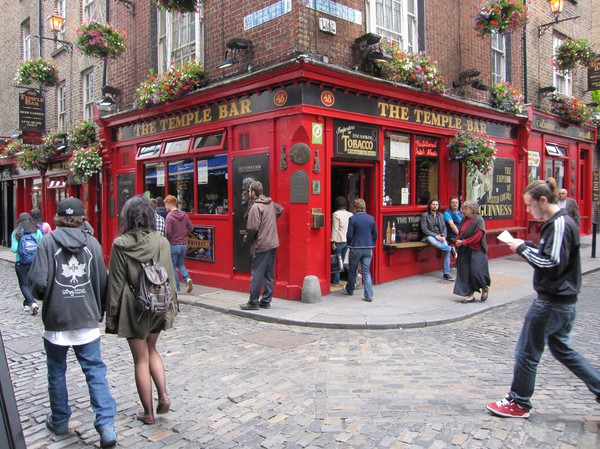 Pub i Temple Bar området, Dublin, Irland.