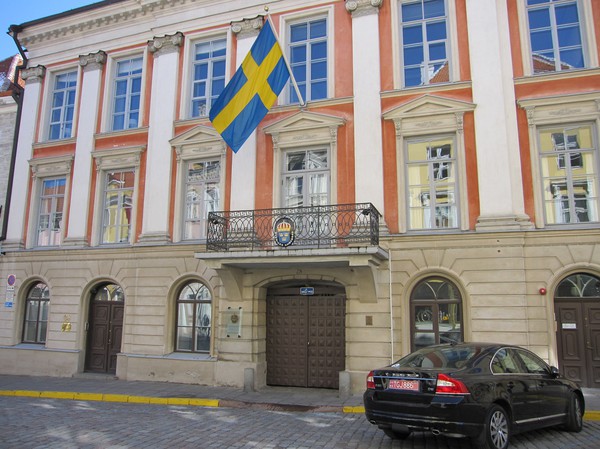 Svenska ambassaden längs gatan Pikk, gamla staden, Tallinn. Jag tror detta är det finaste läget jag har sett på en svensk ambassad.