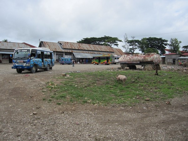 Busstationen i Baucau new town, Östtimor.