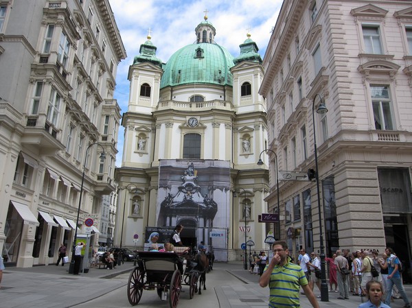 Peterskirche, en av Wiens finaste barockkyrkor.