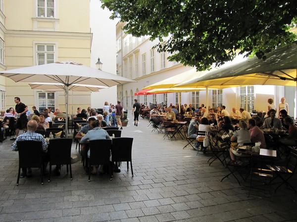 Cafélivet i Wien.