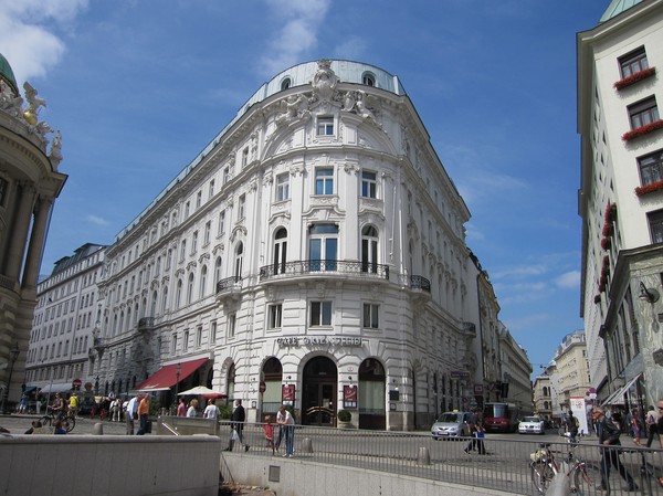 Café Griensteidl, Michaelerplatz, Wien.