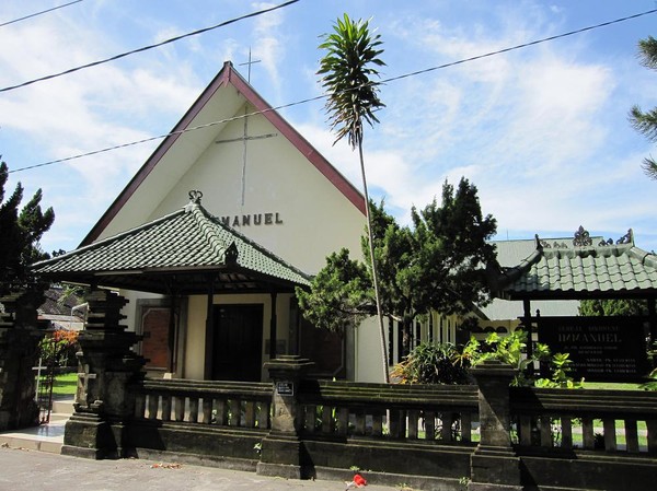 Kyrka i centrala Denpasar, Bali.
