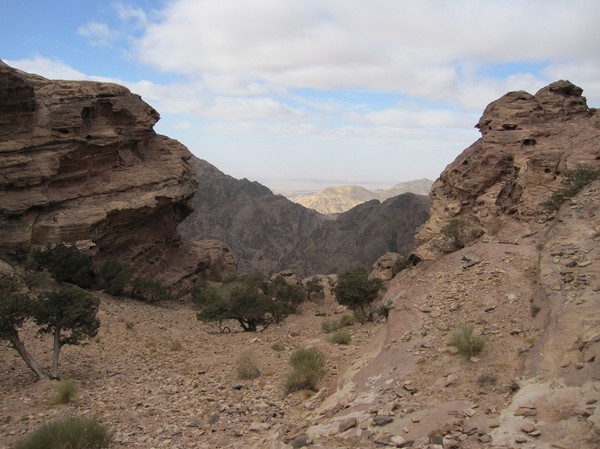 Utsikt från toppen av berget ovanför Ad-Deir (Monastery), Petra.