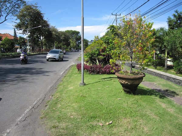 Gatuscen i centrala Denpasar, Bali.