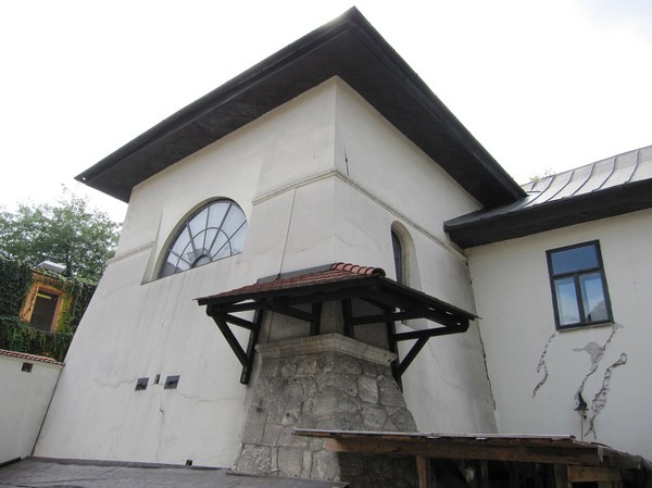 Remuh synagogue. En av de sju synagogor som mirakulöst överlevde andra världskriget i denna stadsdel. Remuh är den enda av dem som forfarande tillhandahåller regelbundna gudstjänster. Judiska kvarteret, Kazimierz, Krakow.