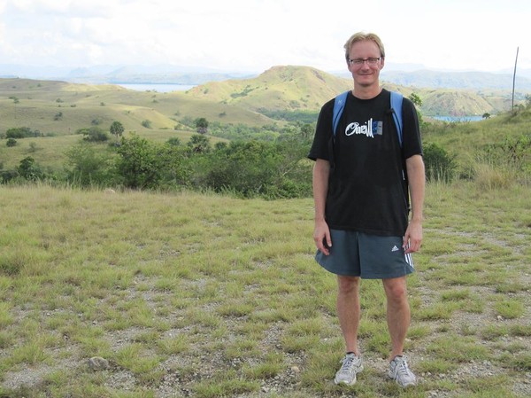 Stefan på toppen av långa trekken, Rinca island.