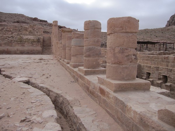 Colonnaded street, Petra. Här låg tempel, affärer och offentliga byggnader.