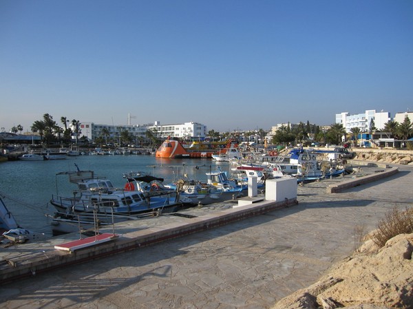 Båthamnen i centrala Agia Napa.