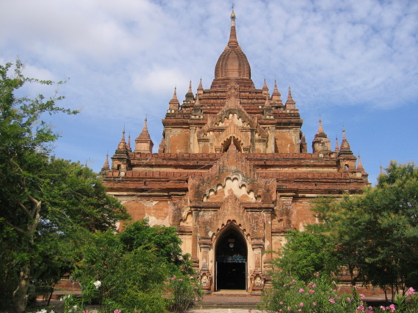 Klassiskt Bagan tempel byggt under mellan perioden, ca 1100 efter kristus.