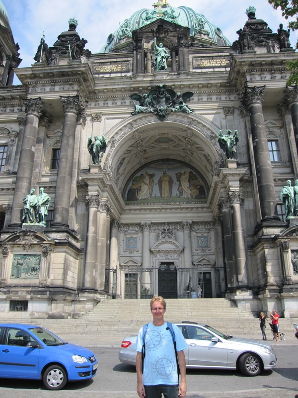 Stefan framför Berliner Dom, Berlin.