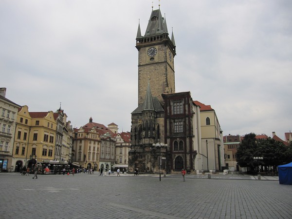 Gamla staden i Prag, en söndag morgon, sommaren 2010.