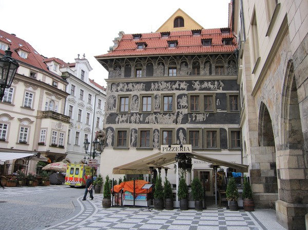 Gamla staden i Prag, en söndag morgon, sommaren 2010.