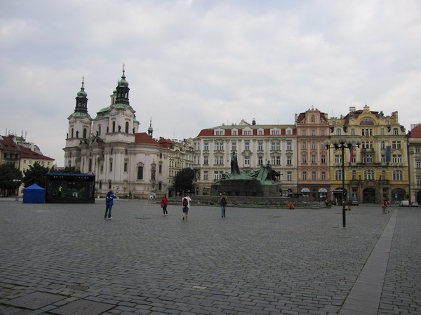 Gamla staden i Prag, en söndag morgon, sommaren 2010.