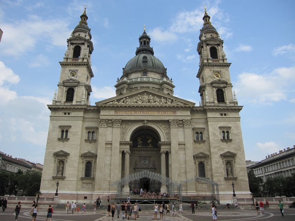 Den kolossala St Stephen's Basilica, Szent István tér, Pest, Budapest.