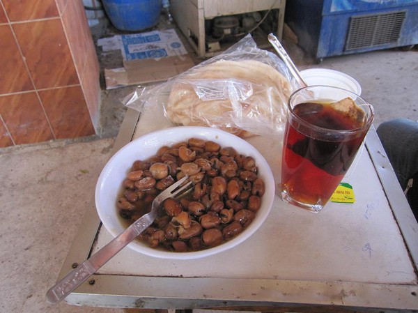 Lunch i staden Nuweiba, Egypten.