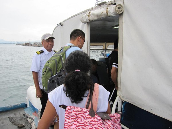 Hamnen i Ormoc. Båtresan mellan Ormoc city och Cebu city.