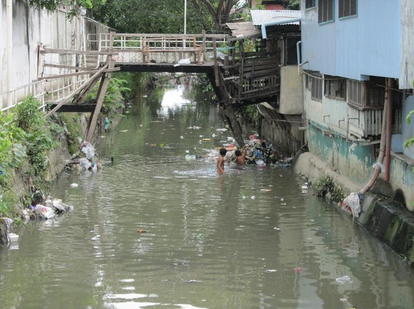 En av de vackra vattenvägarna i downtown Cebu city.