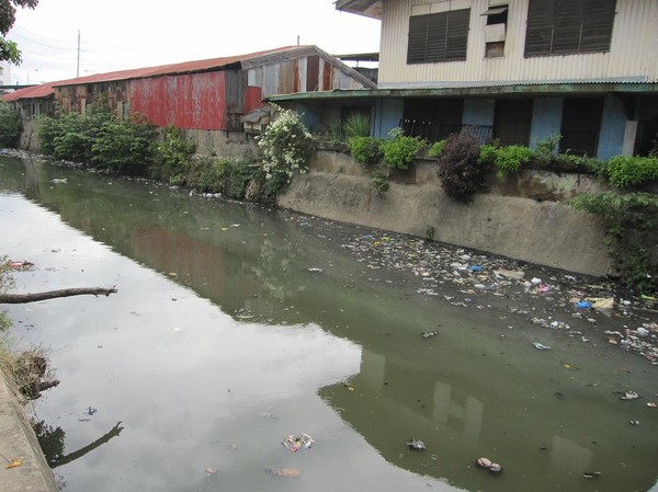 En av de vackra vattenvägarna i downtown Cebu city.