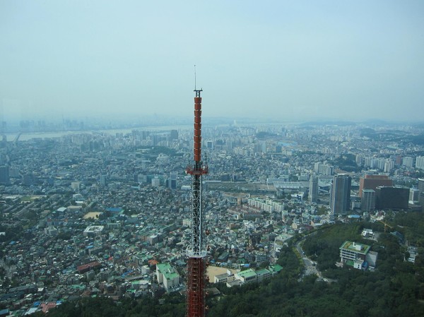 Vy från N Seoul Tower.