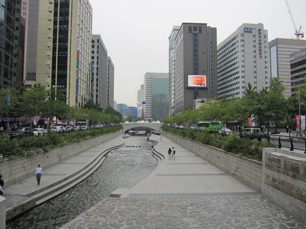 Cheonggyecheon Stream, Seoul.
