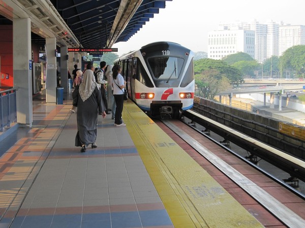 Så här ser Light Rail transittågen ut i Kuala Lumpur.