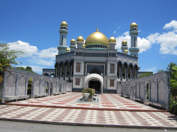 Jame'Asr Hassanal Bolkiah Mosque, en bit utanför centrala Bandar Seri Begawan.