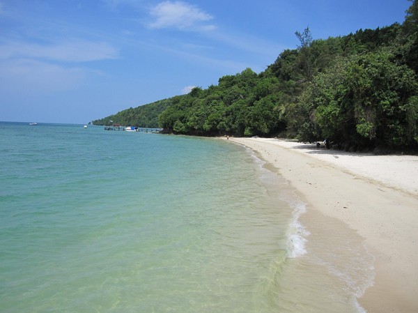 Stranden på Pulau Manukan, där det blev bad och sol hela dagen! Äntligen lite havsbad!