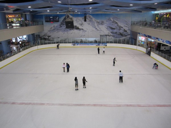 Hockeyrink uppifrån, SM Mall of Asia.