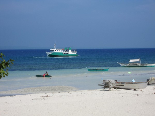 Färjan på väg från Bantayan island till Cebu island.