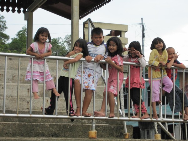 Barn i Kampung Ayer.