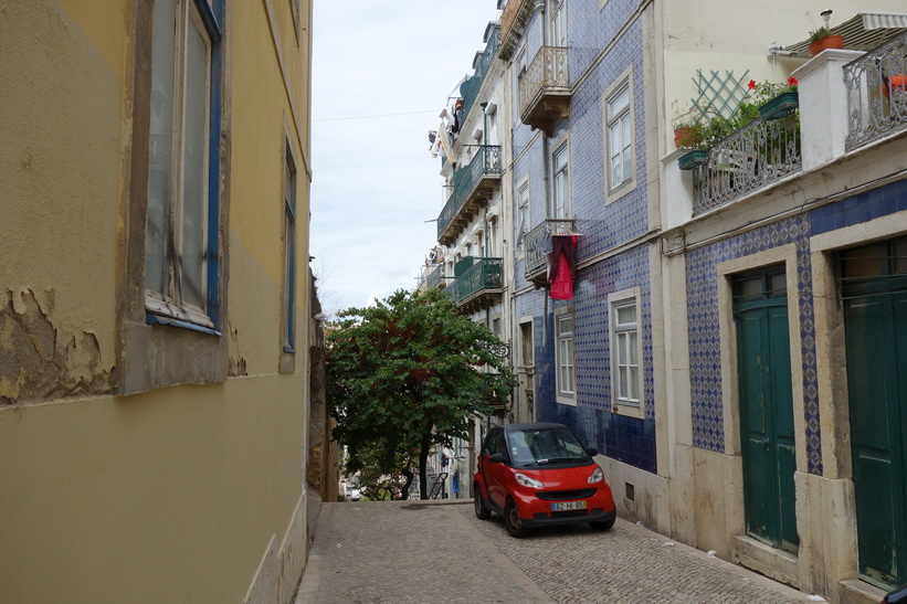 På väg upp till Castelo de São Jorge, Lissabon.