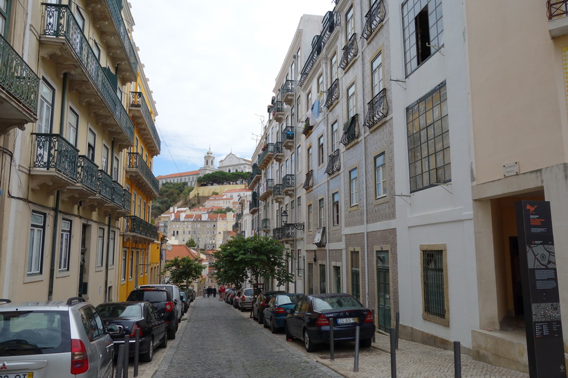 På väg upp till Castelo de São Jorge, Lissabon.