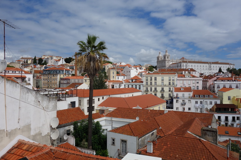 Utsiktsplats Miradouro das Portas do Sol, Lissabon.