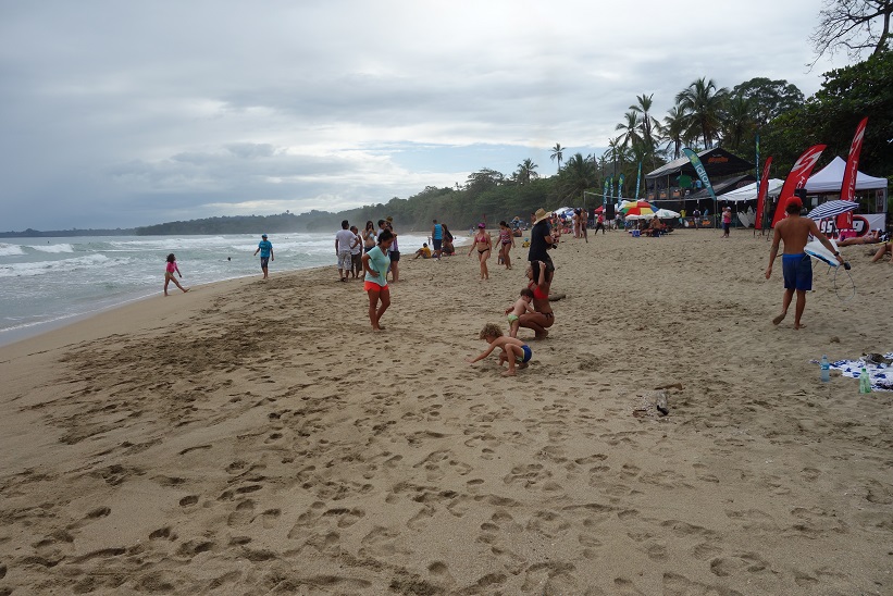 Playa Cocles, första stranden söder om Puerto Viejo.